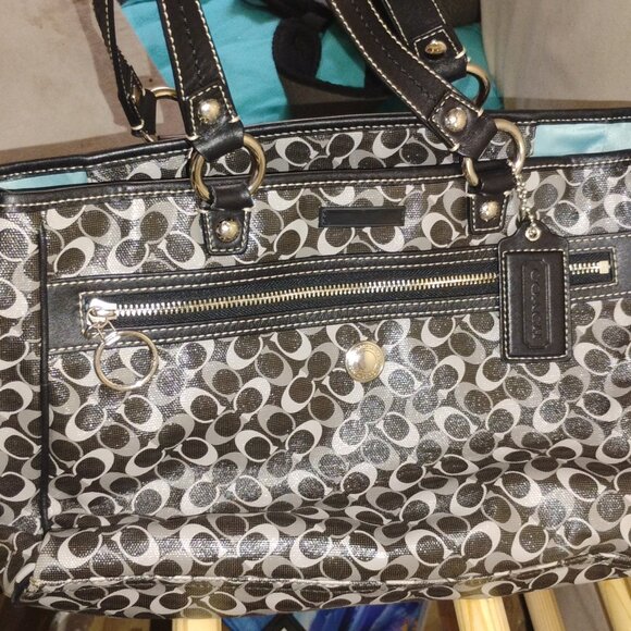 Coach purse - Picture 2 of 3